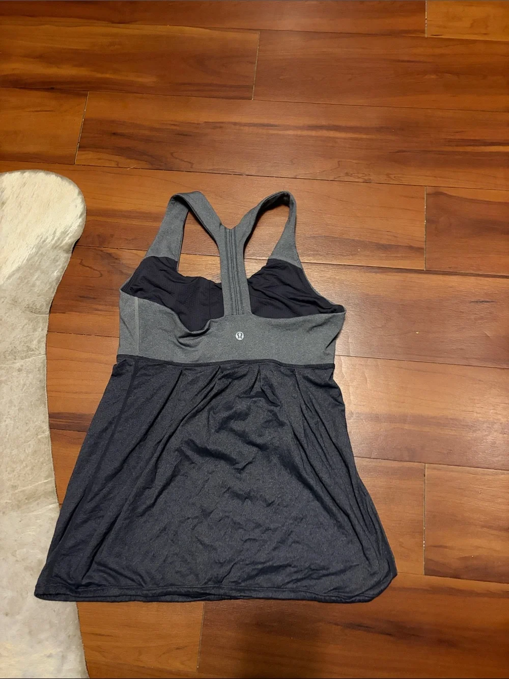 Lululemon Gray Tank Top with Built-In Shelf Bra Sz 8